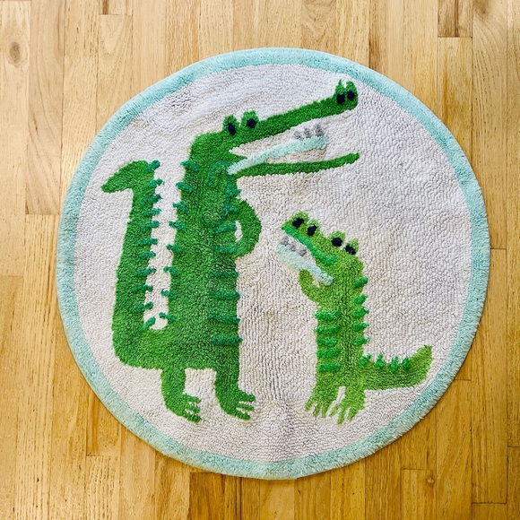 Pottery Barn Kids Green and White Crocodile Bath Mat - Picture 1 of 2